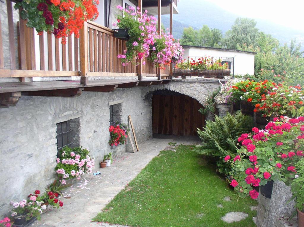Le Vieux Noyer - Appartamenti Al Verde Villaggio Di Rumiod Saint-Pierre Exterior photo